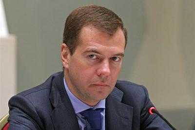 Премьер РФ Медведев заявил, что Россия юридически подготовила возможный ввод пошлин на товары из Украины