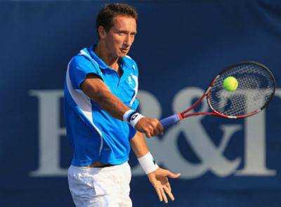 Украинский теннисист Сергей Стаховский в третий раз выиграл турнир во Франции