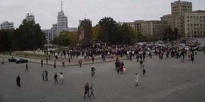 На митинге в Харькове задержали мужчину с пистолетом