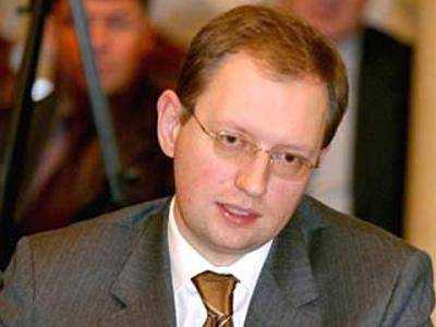 Премьер-министр Арсений Яценюк заявил, что Украина будет производить выплаты по всем своим долговым обязательствам
