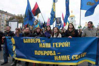 В Киевев на Майдане около трех тысяч “свободовцев” собрались на Марш славы героев