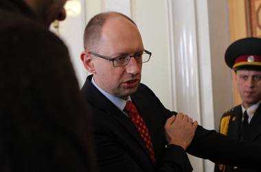 Премьер Украины поручил Минрегионстрою срочно принять все необходимые меры для быстрой подачи тепла в жилища граждан