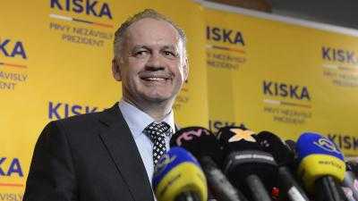 16 ноября президент Словакии пригласил Порошенко принять участие во встрече «Вышеградской четверки» в Братиславе