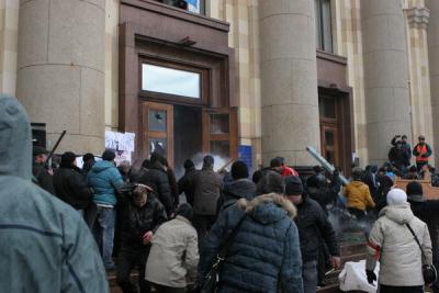 В Харькове после внесения залога из следственного изолятора выпустили трех участников захвата здания Харьковской ОГА