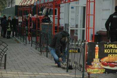 В центре Сум молодой мужчина свернул себе шею