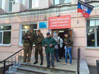 Правозащитники: Жителям Луганской области пришлось идти на ”выборы” из-за выдачи ”социальных карт”