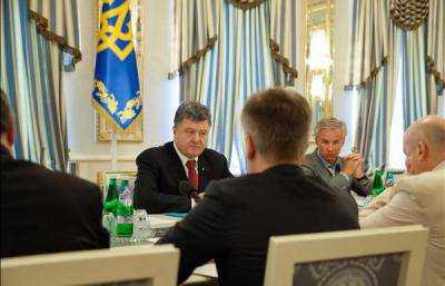 Президент Порошенко ввел в действие решение СНБО о комплексе мер по укреплению обороноспособности государства