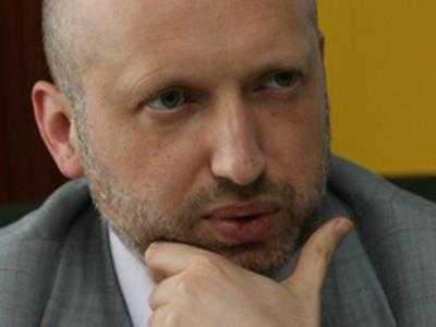 Парламент должен принять четкое решение об отказе от внеблокового статуса Украины - Турчинов