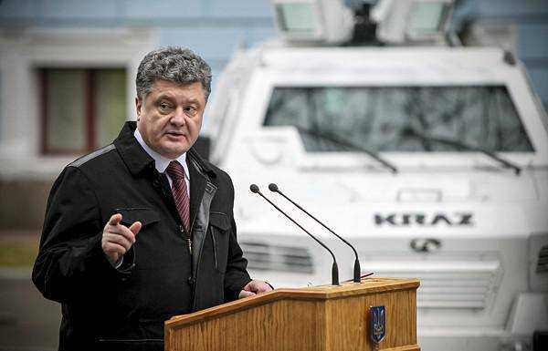 Порошенко принял участие в передаче миссии ОБСЕ 10 бронированных автомобилей (фото)