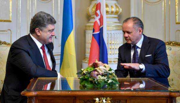 Порошенко провел встречу с президентом Словакии в Братиславе (фото)
