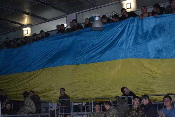 Харьковские волонтеры провели три незабываемых концерта в Мариуполе для украинских военнослужащих (фото, видео)