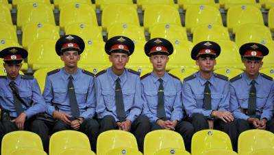 Почти 100 правоохранителей будут защищать порядок во время футбольного матча в столице