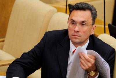 Российский депутат Владимир Бессонов предлагает запретить французские вина из-за непоставки "Мистралей"