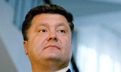 Порошенко пообещал, что "не позволит давить извне" относительно развития Украины
