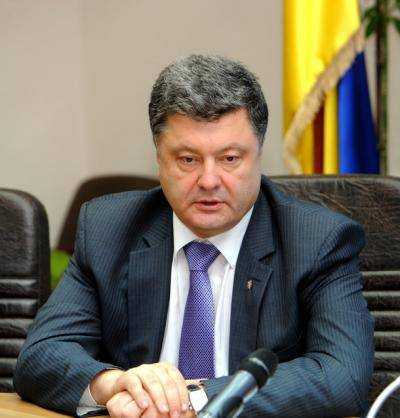 Порошенко выразил соболезнования по поводу смерти украинского писателя Евгения Сверстюка