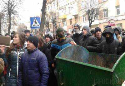 В центре Винницы восстановлено движение транспорта