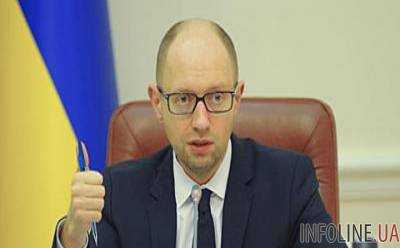 Яценюк: Украина снова планирует строить LNG-терминал