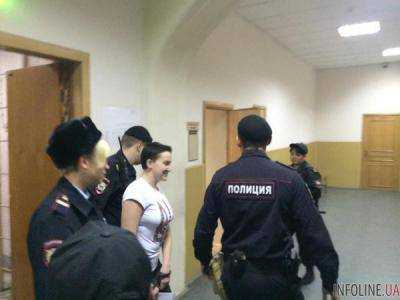 Летчицу Савченко осмотрел врач из Москвы - защита