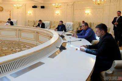 Минские переговоры по Украине прошли в закрытом для прессы режиме