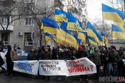 Митингующих под ГПУ требуют назвать убийц "Небесной Сотни"