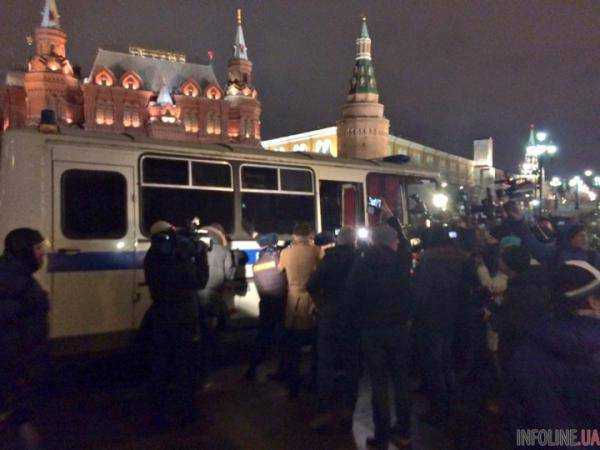 В Москве на Манежной площади задержали активистов "Антимайдана" (ФОТО)