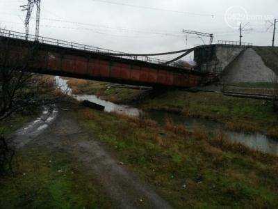 Во время взрыва моста в Запорожье жертв нет - прокуратура