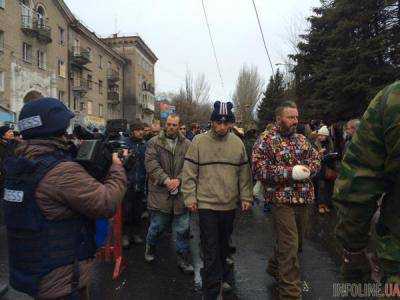 Боевики привели к месту обстрела остановки в Донецке колонну пленных "киборгов" (ВИДЕО)