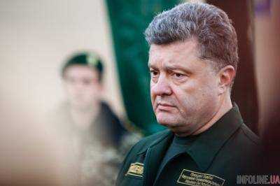 Порошенко: Силы АТО уничтожили 3 вражеских танка и две машины с боеприпасами