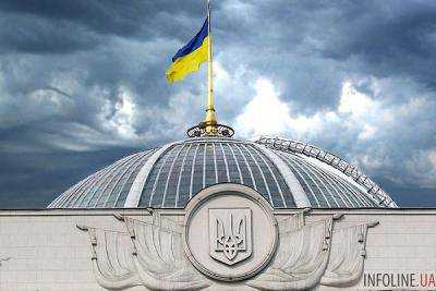 В Верховной Раде Украины приняли проект закона, который позволяет военным командирам отстреливать подчиненных