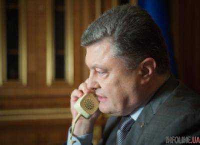 Порошенко, Олланд и Меркель выступили за немедленное двухстороннее прекращение огня на Донбассе