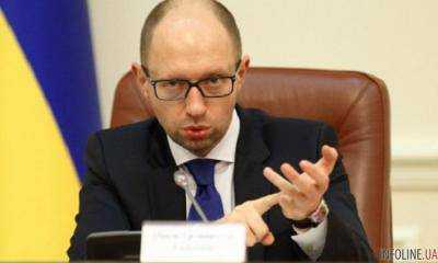 Яценюк поручил обновить перечень медикаментов, необходимых при чрезвычайных ситуациях