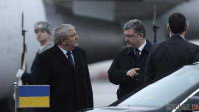 Порошенко прибыл во Дворец Независимости в Минске для участия в саммите