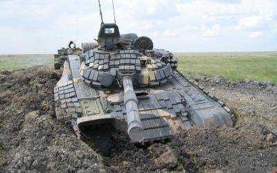 Силы АТО уничтожили российский танк Т-72