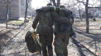 Бой под Широкино: погибли 5 военных, еще 22 ранены. Видео