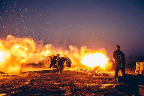 Разбитая техника и в поле трупы: фоторепортаж с передовой боевиков под Дебальцево