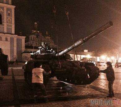Президент Украины показал лидерам западных стран российскую технику, которая была захвачена в зоне АТО
