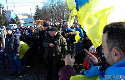 СМИ: В Харькове во время мирного шествия произошел взрыв, есть пострадавшие