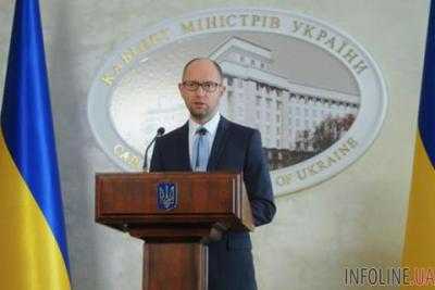 Арсений Яценюк не может спрогнозировать курс гривны