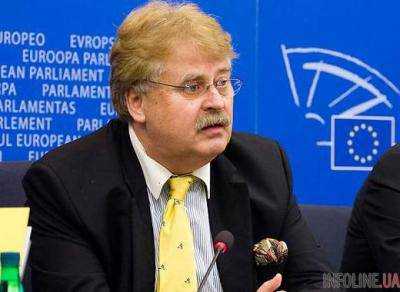 Немцова убили из-за доклада о русских войска на Донбассе - Элмар Брок