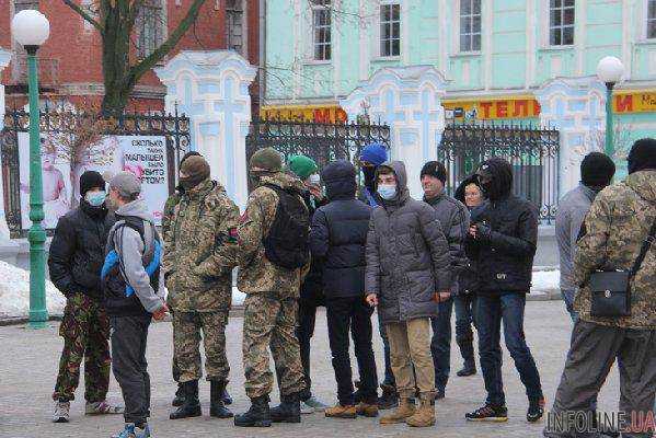 В Сумах неизвестные возле кафедрального собора напали на архиепископа. Фото,видео