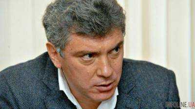 Президент Украины Петр Порошенко наградил Бориса Немцова орденом Свободы