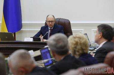Украина в одностороннем порядке отказывается от соглашения с РФ о малом пограничном движении - Яценюк