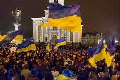 Донецк год назад: митинг за единую Украину и захват Донецкой ОГА пророссийскими сепаратистами. Фото