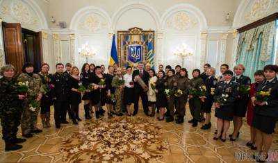 Президент Украины заявил, что праздник 8 марта потерял политическую окраску