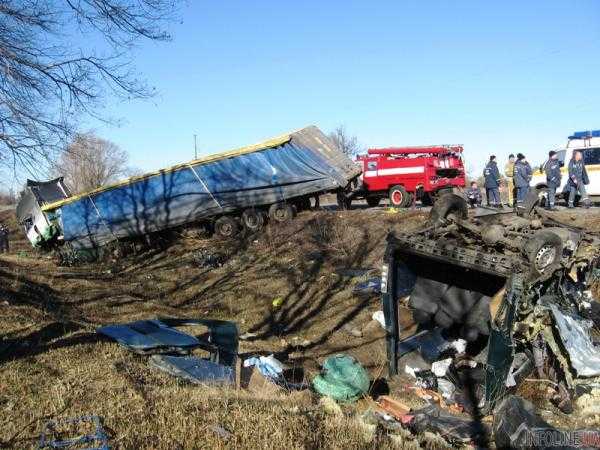 ДТП в Полтавской области: погибли 7 человек. Фоторепортаж с места трагедии