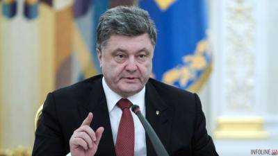 Россия превращает Крым в военную базу - Порошенко