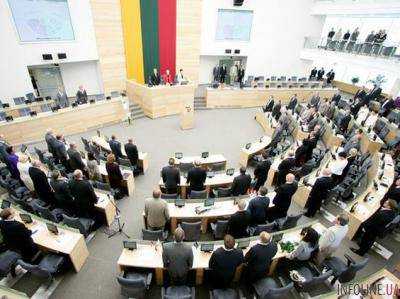 Парламент Литвы вернул срочную службу в армии