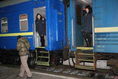 В Киевской области из поезда "Киев-Запорожье" эвакуировали пассажиров из-за сообщения о минировании