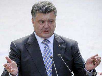 Порошенко: Теперь локомотивом экспортной выручки стала аграрная отрасль