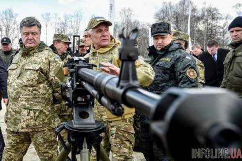 Президент Украины П.Порошенко осмотрел новую военную технику и вооружение для сил АТО. Фоторепортаж